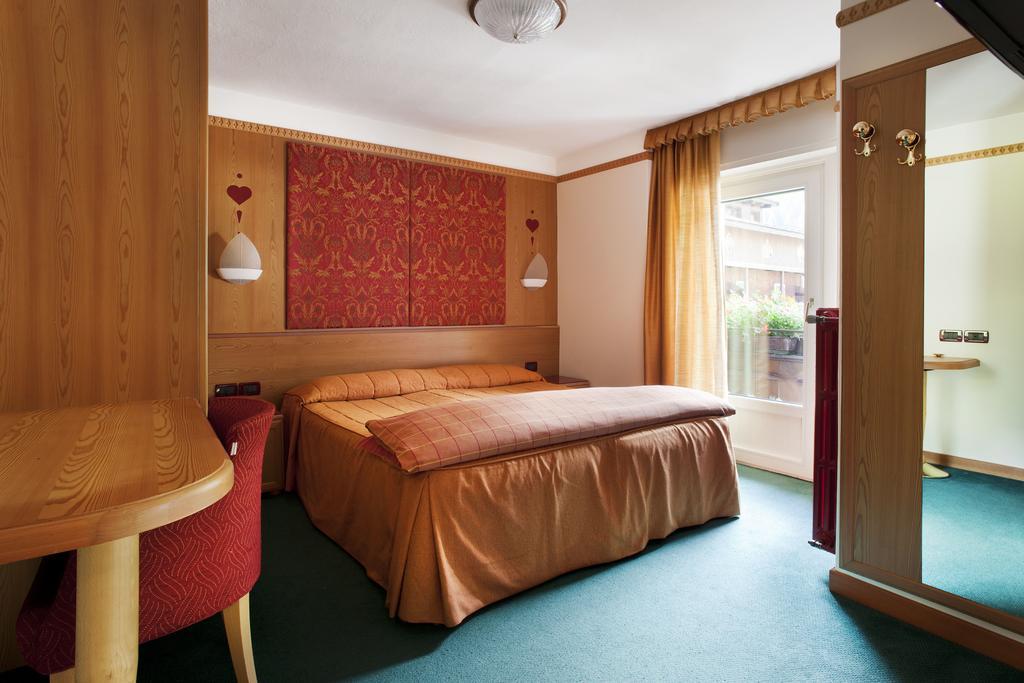 Hotel Haus Michaela Sappada Exteriér fotografie